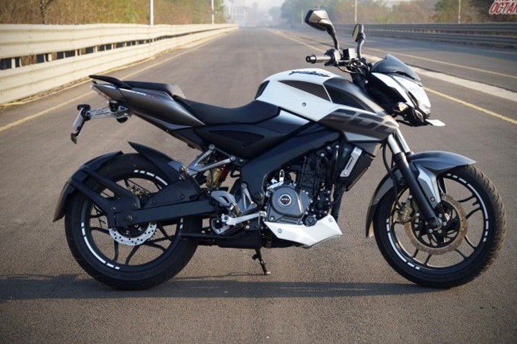 Xe moto Bajaj Pulsar 200NS ABS 2018 "chot gia" 38 trieu