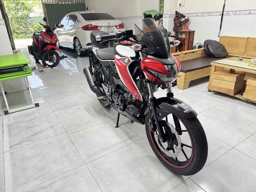 Suzuki Gsx150 Fi 7/2018 hs cầm tay ra tên ngay