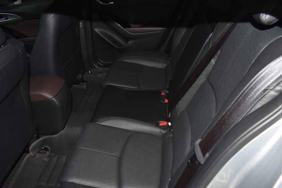 MAZDA 3 1.5 HB FL - 2019 - GOI NGAY BAO GIA LAN BANH TOT NHAT