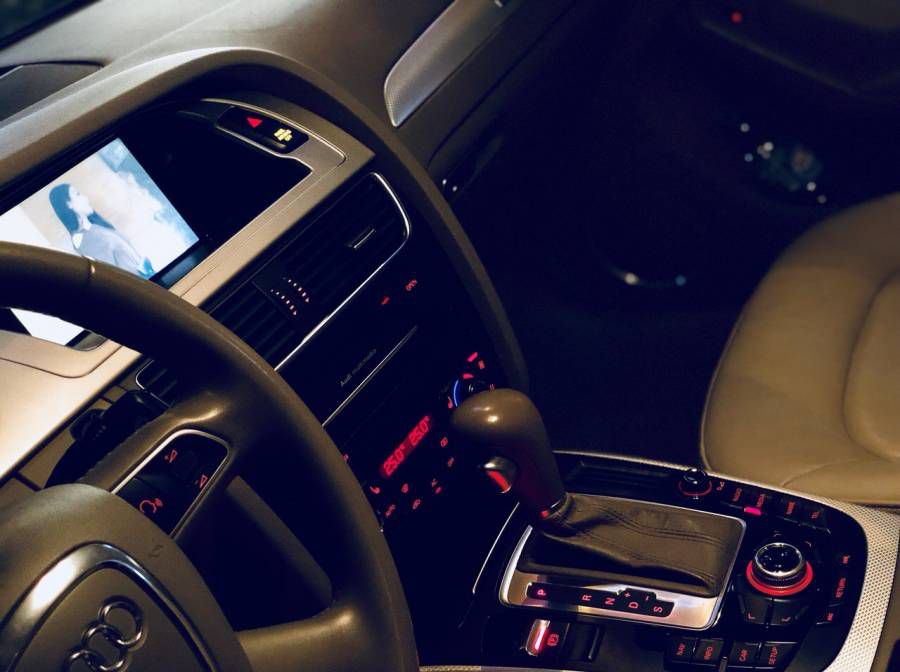 Ban Audi A4 2.0 2010 nhap My full option