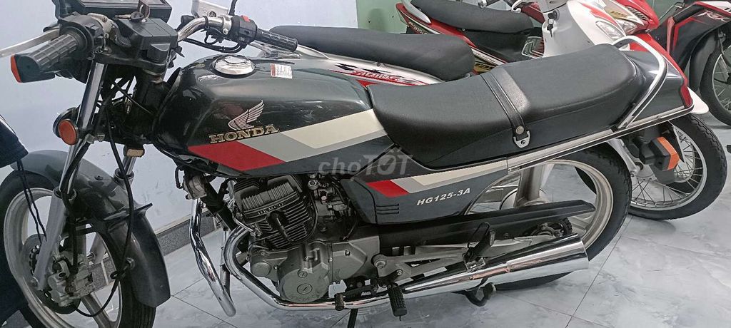 Moto CB125 zin nguyên bản,mới cứng bstp ngay chủ