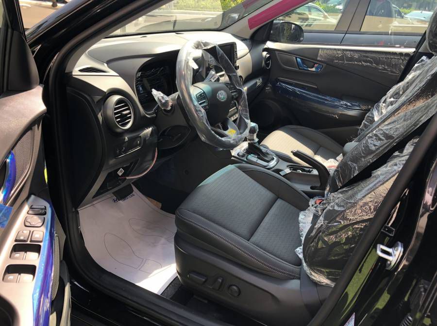 Hyundai Kona 2019 Da Nang, Co san giao ngay, Goi qua tang hap dan, Ho tro Grab - Vay 80% gia tri xe. Lien he: 0905.59.89.59