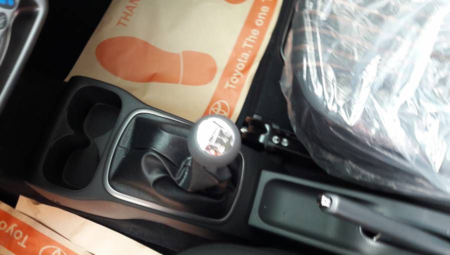 Ban Toyota Wigo 1.2MT 2019 moi Ho Chi Minh Tra truoc 110tr nhan xe ngay. Co du mau xe giao ngay toan quoc.