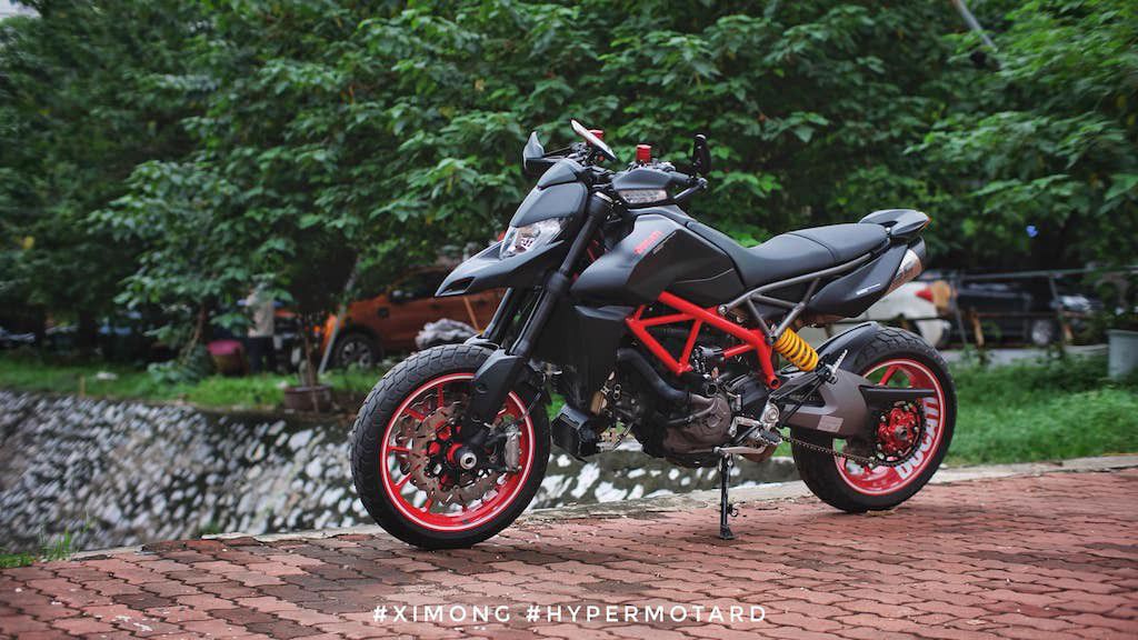 Vừa mua Ducati Hypermotard 950, biker Hà Thành đã “rã xe” ra độ lại ảnh 1