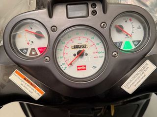 Cần ra đi em xe Aprilia 2012 Ý