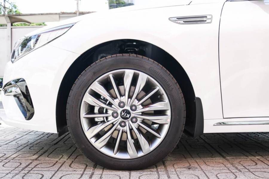 KIA OPTIMA F/L 2019 - LIEN HE nhan ngay UU DAI KHUNG