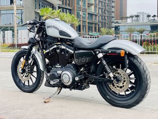 Harley Davidson Sportster Iron 883 Model 2016