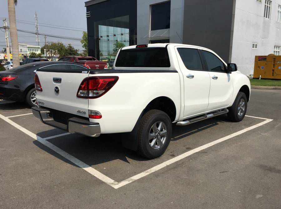 Ban Mazda BT-50 BT50 2.2 MT 4WD FL - Uu dai toi 35 trieu