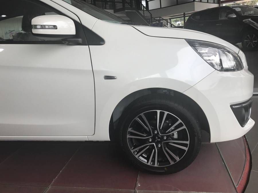 Sieu khuyen mai 50 trieu duy nhat trong thang 6, Mitsubishi Mirage giao xe ngay duy nhat tai Ha Noi goi ngay Hotline : 0966335899 de nhan bao gia uu dai nhat!