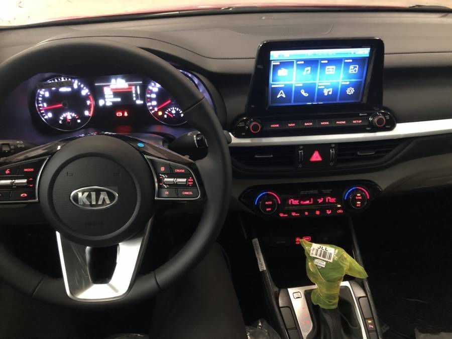 KIA CERATO PREMIUM (2.0) GIA TOT NHAT KHU VUC, UU DAI LON TRONG THANG 6 - TRA TRUOC TU 175tr - CO XE GIAO NGAY - HOTLINE 08.6868.9191 (24/7)