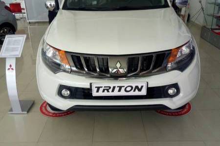 Giao xe ngay duy nhat tai Da Nang, khuyen mai lon cho dong xe Mitsubishi Triton chi voi 555 trieu , LH : 0974 064 605