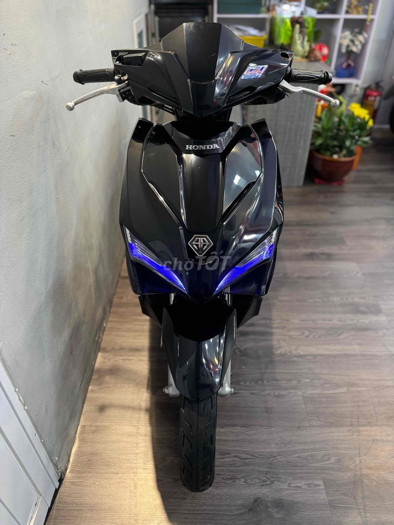 Honda Air balde 125 date 2018 Đen Bóng Khoá SMK