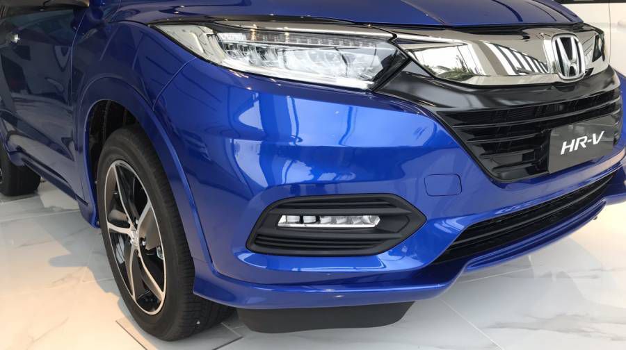 HONDA HRV NHAP THAI MAU TRANG 100% GOP 250TR GIAO XE NGAY KHUYEN MAI KHUNG