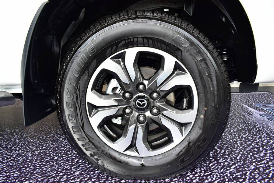 Ban Mazda BT-50 Facelift 2019 moi Binh Duong