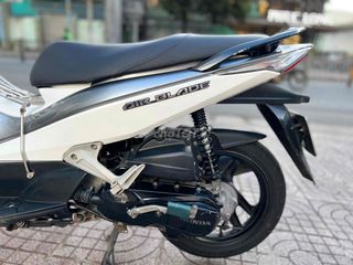 honda air blade phun xăng . bảo hành 12 tháng