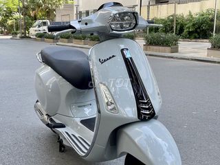 Vespa Sprint màu xám cực mới