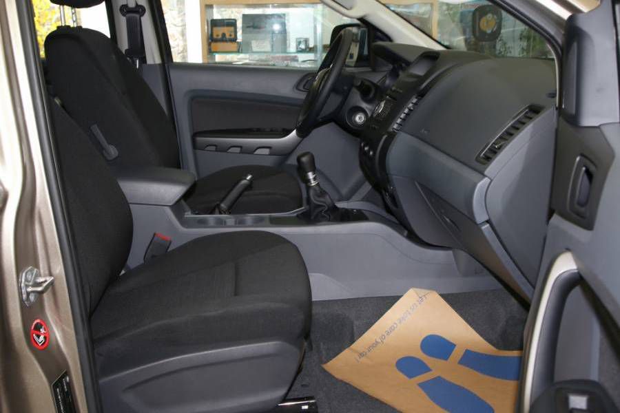 BAN FORD RANGER XLS 2.2L 4X2 MT 2019 MOI - NHIEU KHUYEN MAI - GIA TOT NHAT MIEN TAY - GIAO XE NGAY TAI FORD CAN THO