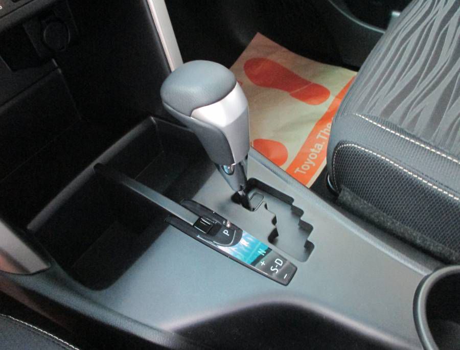 Ban Toyota Innova 2.0G VENTURER 2019 moi Ho Chi Minh Chi can 230tr nhan xe ngay. Co du mau xe giao ngay toan quoc.