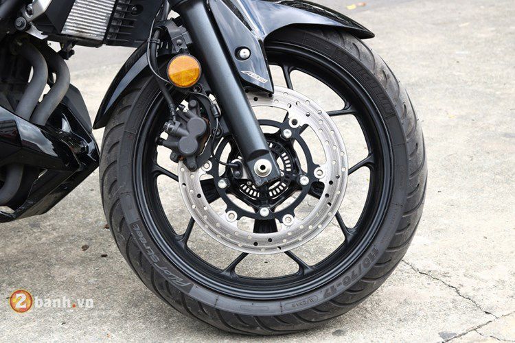 "Cham mat" moto Yamaha MT-03 gia 139 trieu tai VN-Hinh-5