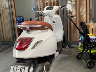 cần bán xe vespa chính chủ xe nhà để kho chạy 5000