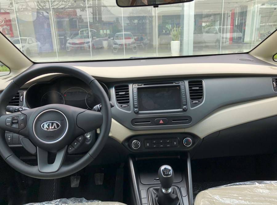 Kia Rondo 2019, nhieu uu dai, xe giao ngay