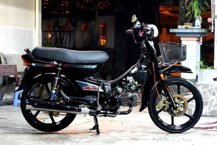 Honda Dream II Thai Lan do “sieu an tuong” o Sai Gon