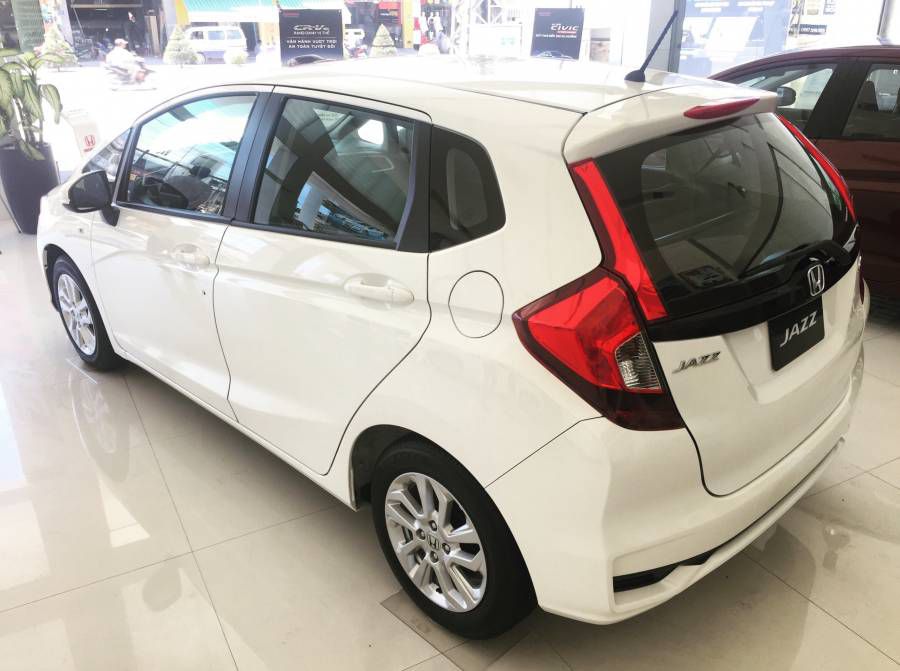 Honda Jazz 2019 uu dai khuyen mai sieu khung thang 4