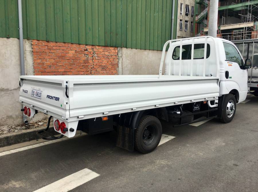 Xe tai kia 2.4 tan thung 3.5m 2019 mau trang - Ho tro vay 80% LH: 0938.903.187