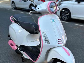 Vespa primavera trắng hồng 2016 có góp nợ xấu