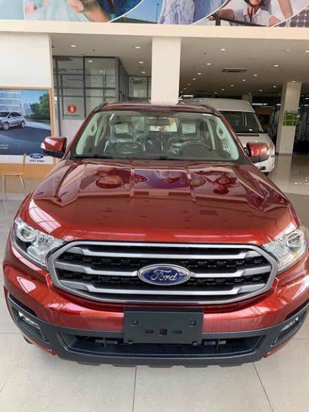 Bao gia Ford Everest Ambiente MT 1 cau so san 2019 moi LH:0941921742