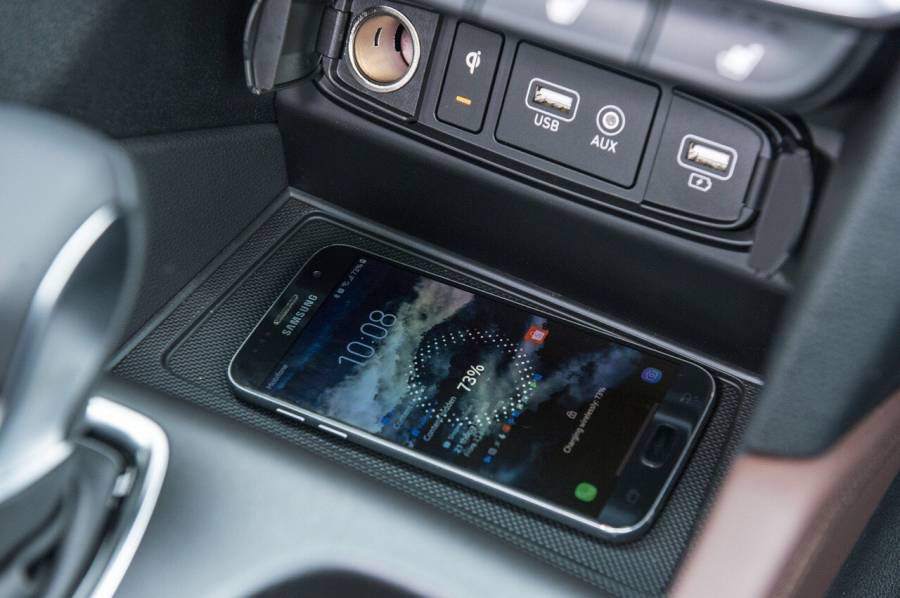 Hyundai Santafe 2019 Da Nang, Co san giao ngay, Qua Tang hap dan, Ho tro Grab - Vay 80% gia tri xe. Lien he: 0905.59.89.59