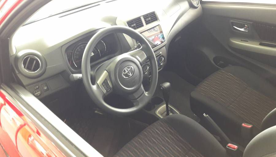 Ban Toyota Wigo 1.2AT 2019 moi Ho Chi Minh Chi can 115tr nhan xe ngay, Co du mau xe giao ngay toan quoc.