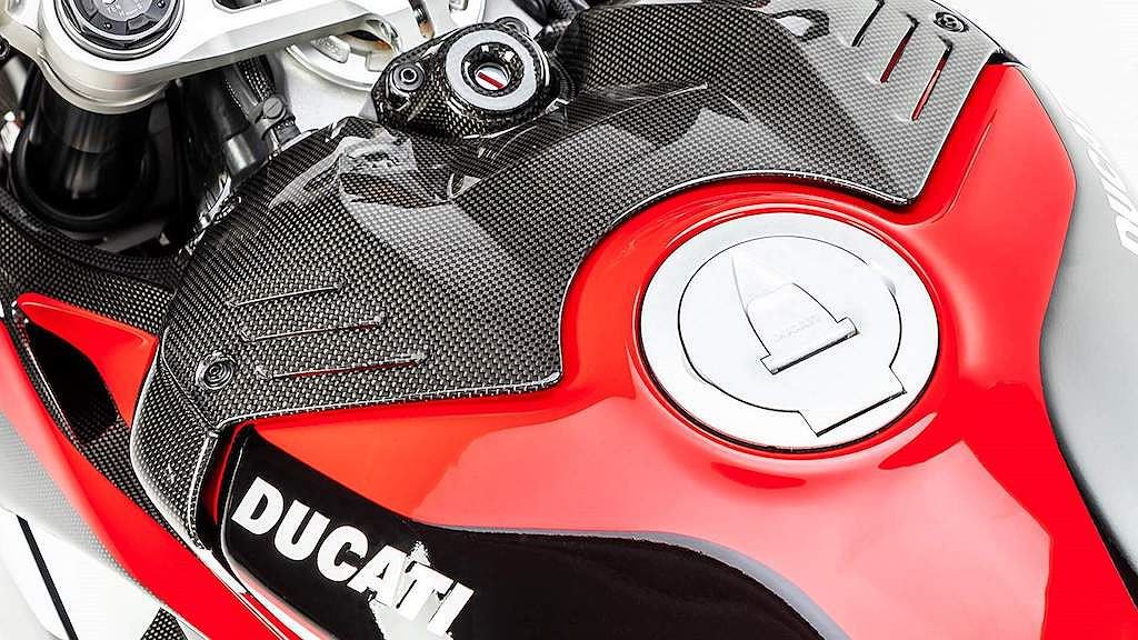 Ilmberger độ full vỏ carbon cho superbike Ducati Panigale V4 ảnh 6