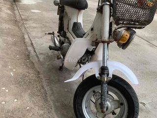 cẩn bán xe HON DA chaly 50/ cc không cần bằng lái