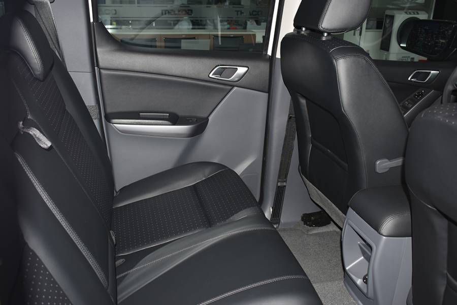 Ban Mazda BT-50 Face Lift 2019 moi Binh Duong