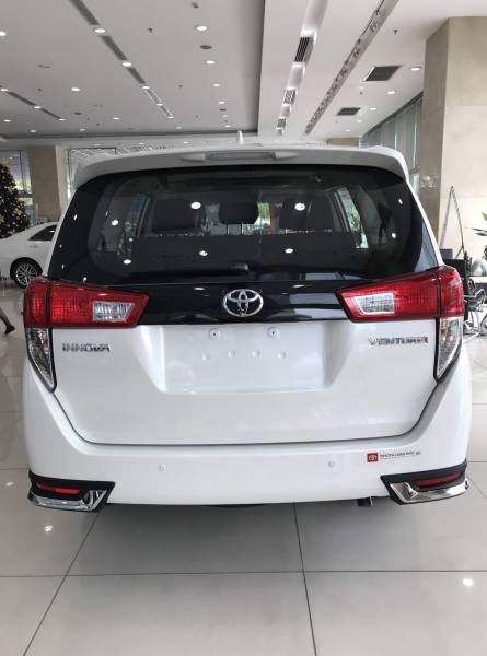 Toyota Innova VENRTURER 2019 - Xe san giao ngay- LH: 0967571986
