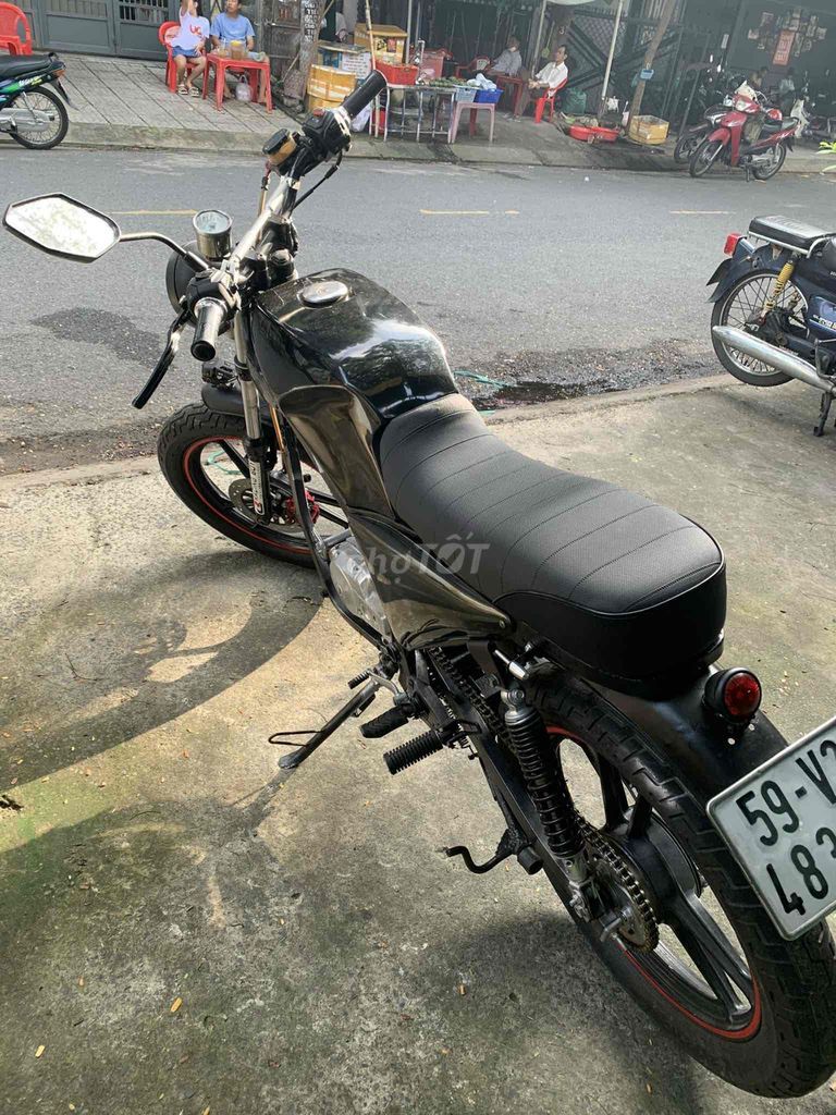 moto tracker cafe 125cc