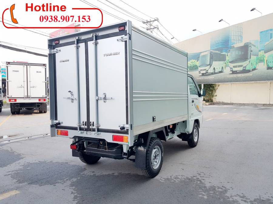 BAN XE TAI THACO TOWNER800-THUNG DAI 2,1M-TAI TRONG 900KG-PHU HOP DI CHUYEN NOI THANH