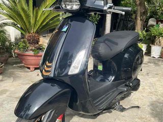 xe vespa-125c đen bóng- đk2022