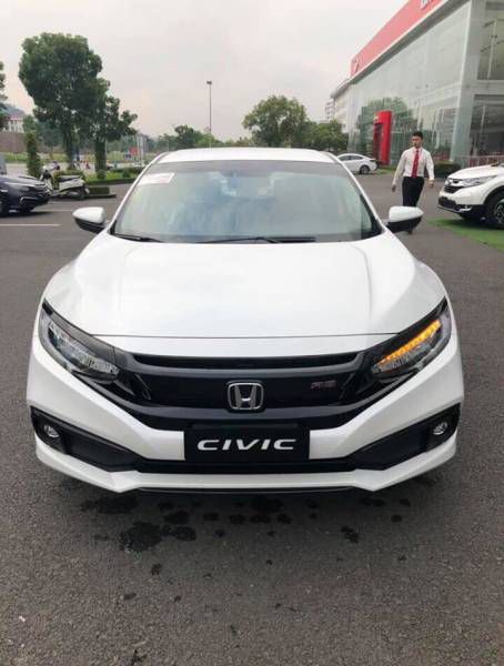 Honda Civic 1.5 RS Turbo 2019 moi Binh Duong - Co Xe Giao Ngay - Uy Tinh - Chat Luong