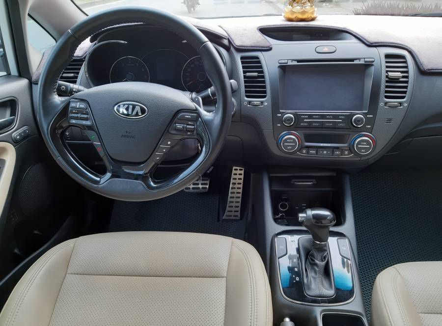 Ban Kia Cerato 1.6AT 2017 - So tu dong
