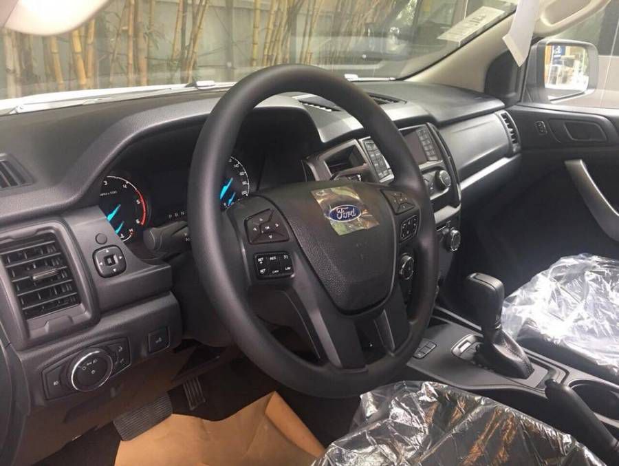 Ban Ford Ranger XLS MT 2019 moi Gia Tot Nhat Ha Noi - Khuyen Mai Phu Kien,bao Hiem - LH : 0976.796.091