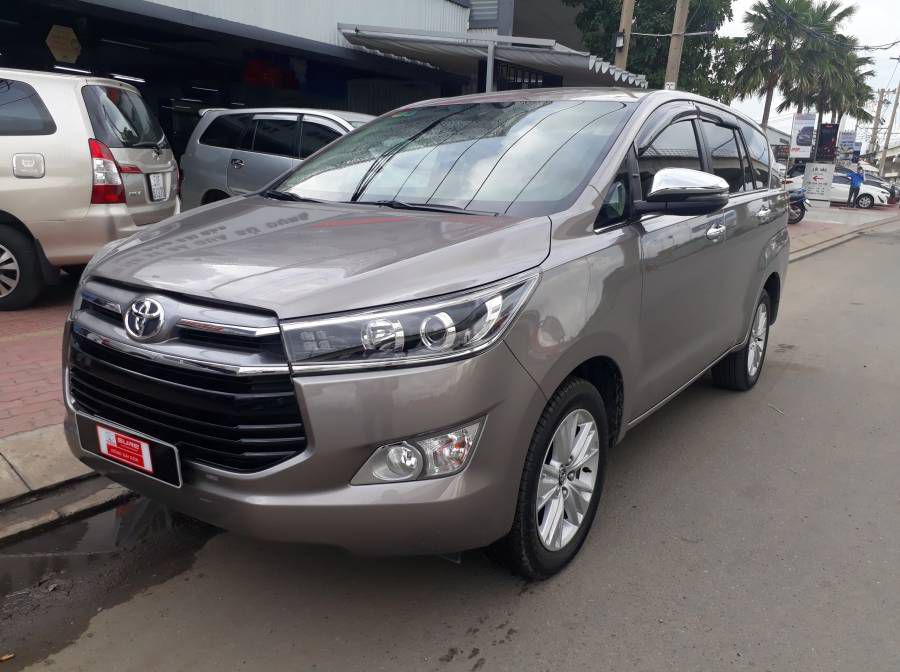 Toyota Innova V Thang 12/2018 luot 6.500km Gia Thuong Luong