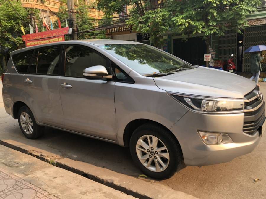 Ban Toyota Innova 2017, Mau bac, So tu dong.