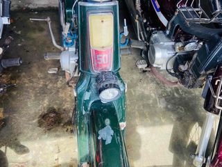 Honda Cub 50 cc học sinh đi