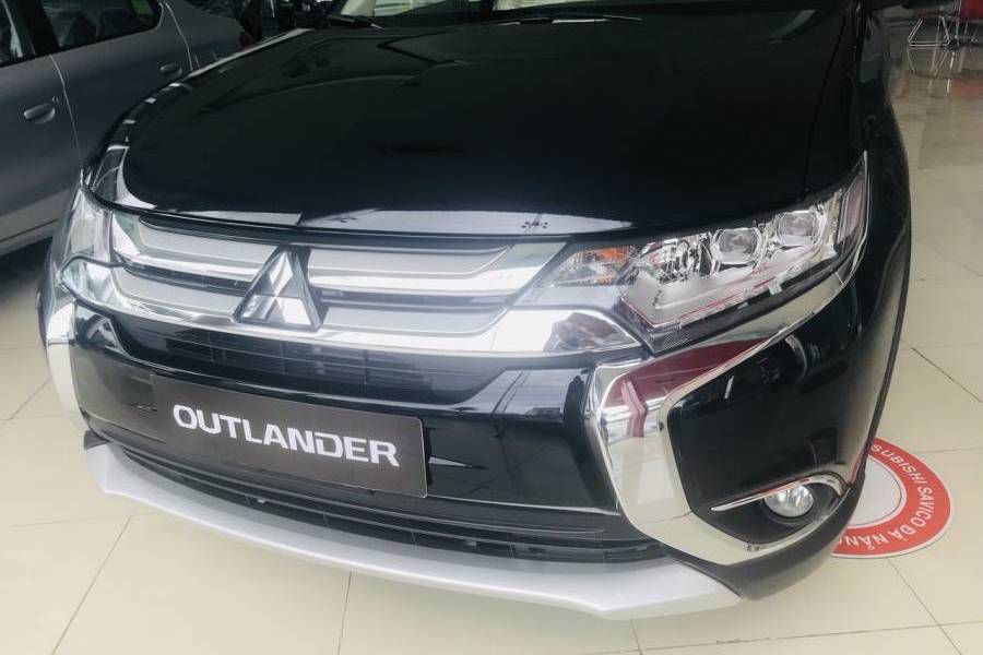 Giao xe ngay duy nhat tai Da Nang voi Mitsubishi Outlander chi voi 807 trieu, Hotline : 0974 064 605