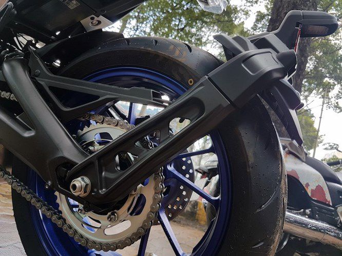 "Soi" moto Yamaha MT-09 2017 gia 350 trieu tai Sai Gon-Hinh-12
