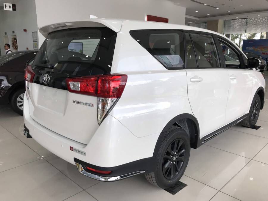 Toyota Innova VENRTURER 2019 - Xe san giao ngay- LH: 0967571986