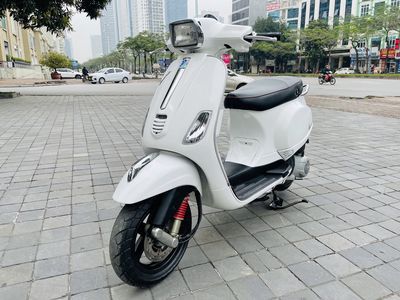 Piaggio VESPA S Đèn Vuông MÀU TRẮNG SỮA XE ĐẸP