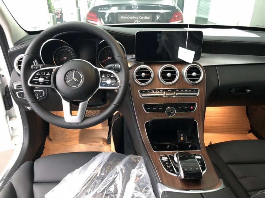 Ban Mercedes-Benz C200 exclusive 2019 Ho Tro Tra Gop Dang Ky Lai Thu Tai Nha